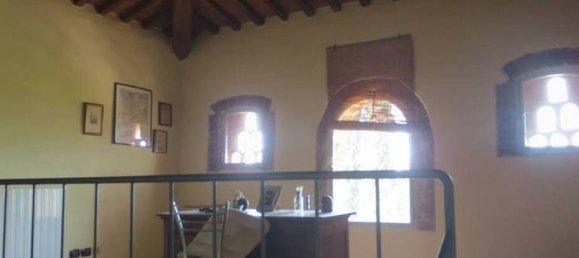 5 bedrooms Villa in Castelnuovo Berardenga, Italy No. 215452 9