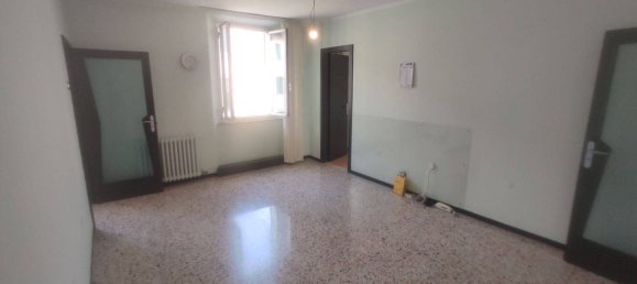 Apartamento de 2 dormitorios en Chiaravalle, Italy No. 325764 2