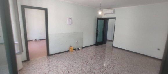 Apartamento de 2 dormitorios en Chiaravalle, Italy No. 325764 3