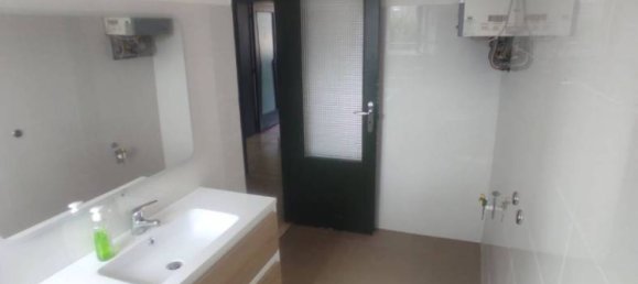 Apartamento de 2 dormitorios en Chiaravalle, Italy No. 325764 11