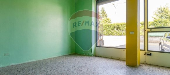 1 room Commercial property in Cairate, Italy No. 265357 2