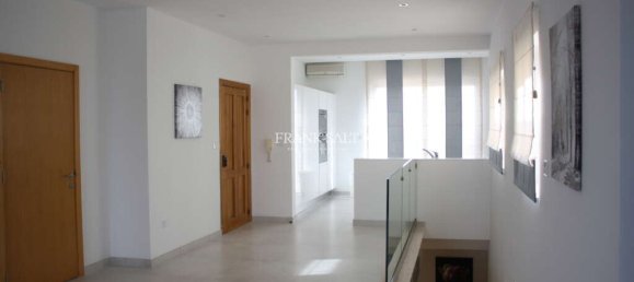 3 bedrooms Penthouse in Sliema, Malta No. 6533 8