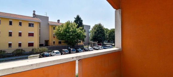 1 bedroom Apartment in Rho, Italy No. 370610 10