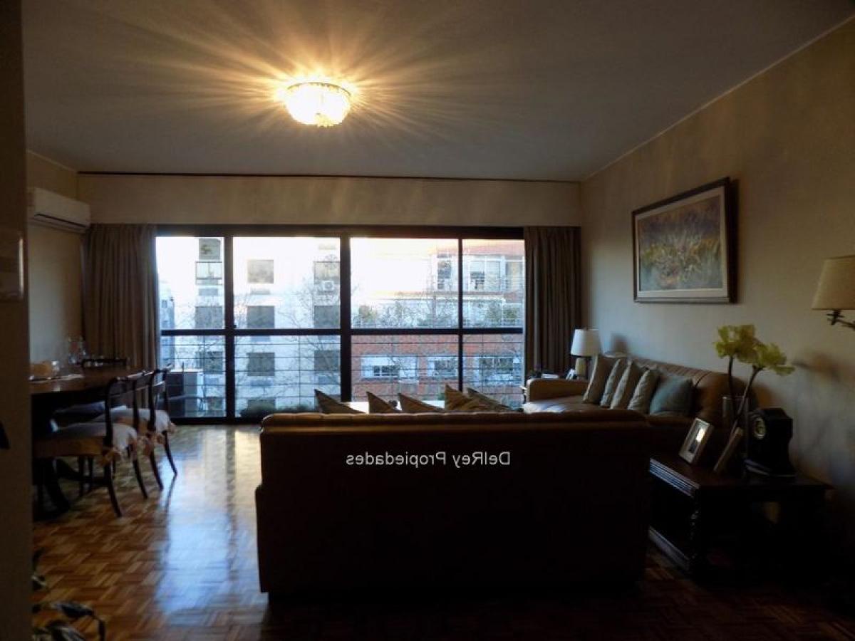 3 bedrooms Apartment in Montevideo, Uruguay No. 1684