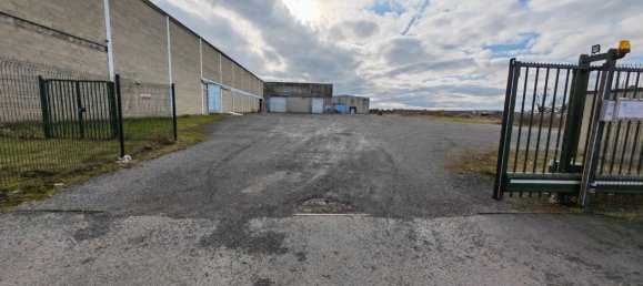 8000m² Commercial property in Tricot, France No. 254661 4