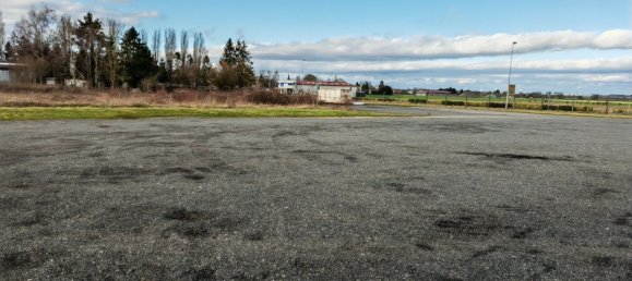 8000m² Commercial property in Tricot, France No. 254661 5