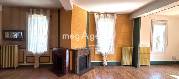 3 bedrooms House in Sens, France No. 194179 8