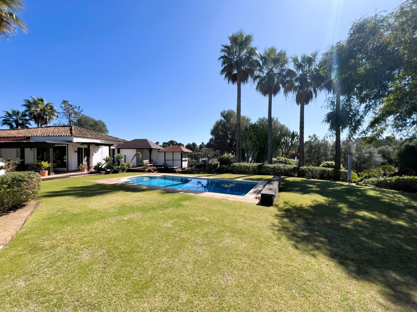 6 غرف نوم فيلا في Cadiz, Spain رقم 145508