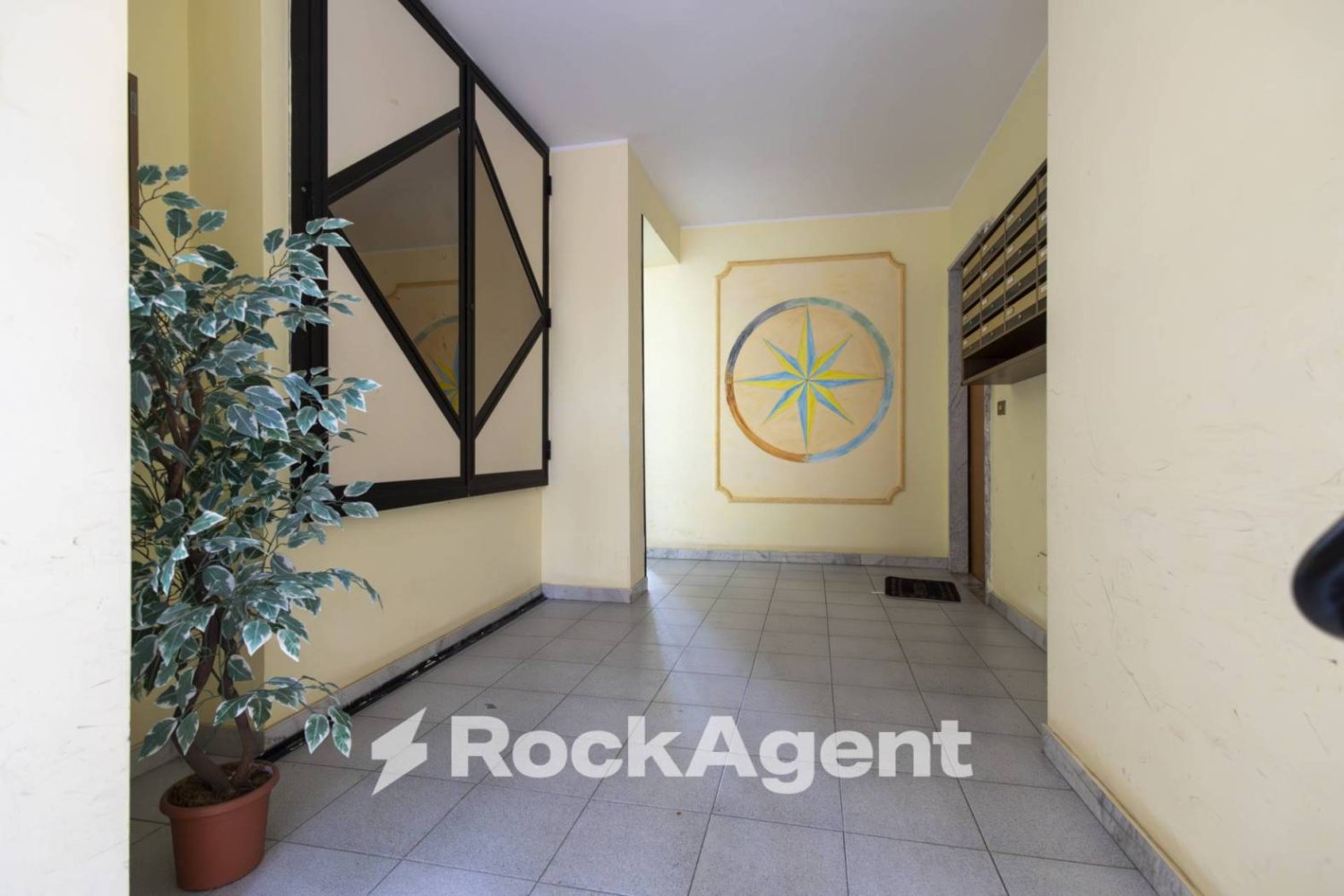 4 bedrooms Apartment in Catanzaro, Italy No. 300387