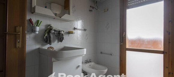 4 bedrooms Apartment in Catanzaro, Italy No. 300387 14