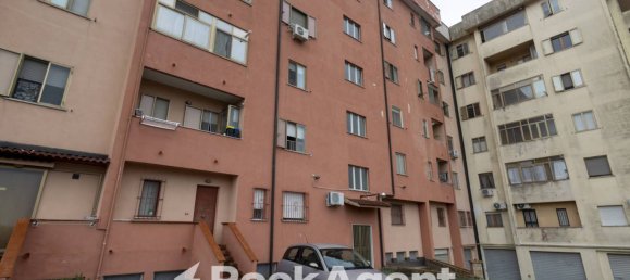 4 bedrooms Apartment in Catanzaro, Italy No. 300387 9