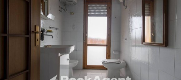 4 bedrooms Apartment in Catanzaro, Italy No. 300387 13