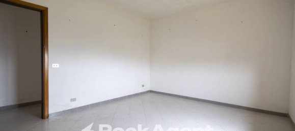 4 bedrooms Apartment in Catanzaro, Italy No. 300387 8