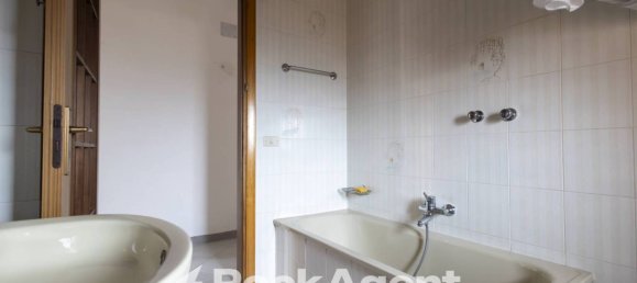 4 bedrooms Apartment in Catanzaro, Italy No. 300387 12