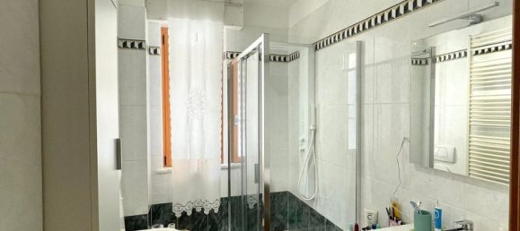 3-salle Appartement à Albisola Superiore, Italy No. 104534 10