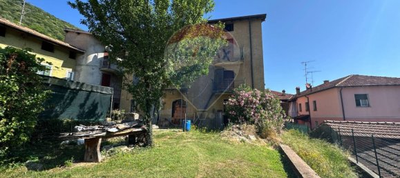 Casa de 8 dormitorios en Casale Corte Cerro, Italy No. 379405 2