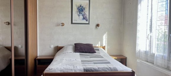 Casa de 5 dormitorios en Pontault-Combault, France No. 325454 8