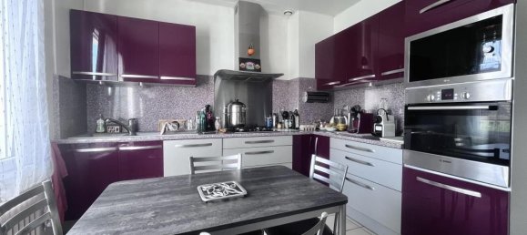 Casa de 5 dormitorios en Pontault-Combault, France No. 325454 5