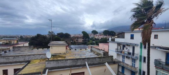 2 rooms Apartment in Massa di Somma, Italy No. 25638 2