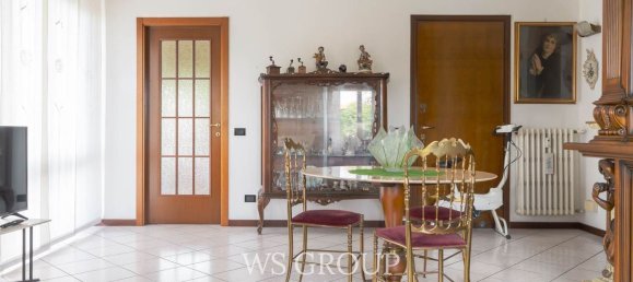 Apartamento de 3 dormitorios en Monza, Italy No. 364328 2