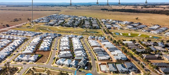 300m² Land in Eynesbury, Australia No. 783 4