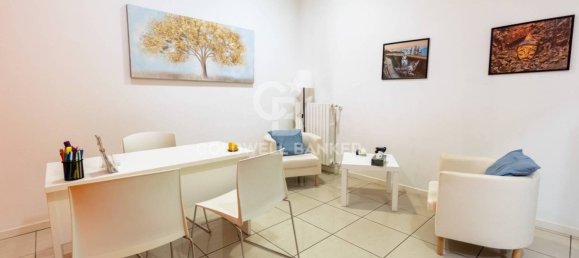 4 rooms Commercial property in Turin, Italy No. 311446 24