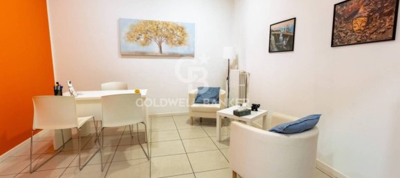 4 rooms Commercial property in Turin, Italy No. 311446 23