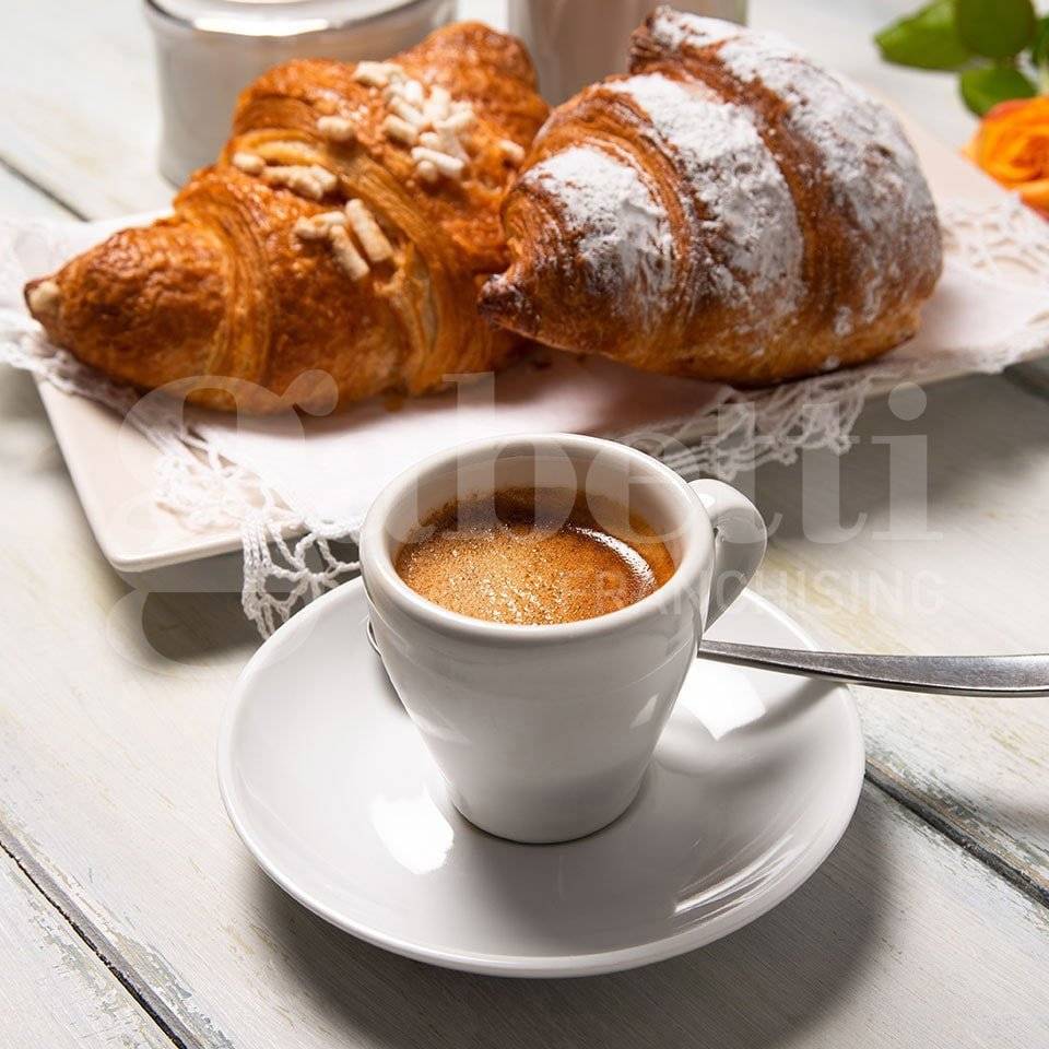 1 room Commercial property in Cesano Maderno, Italy No. 66779