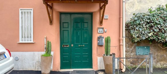 2 rooms Apartment in Rome, Italy No. 31171 2