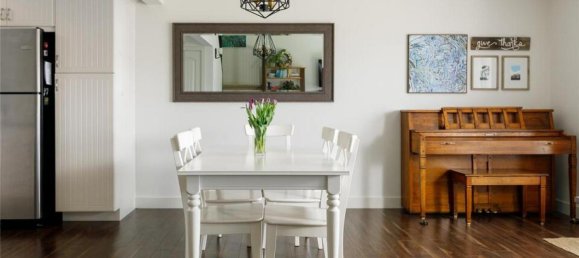 4 bedrooms House in British Columbia, Canada No. 1148 8