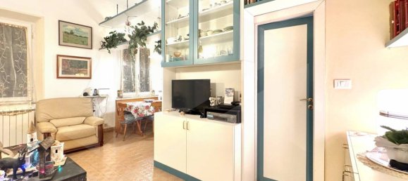 4 rooms Apartment in Ponsacco, Italy No. 19677 9