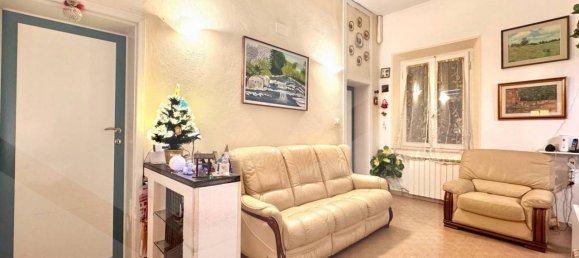 4 rooms Apartment in Ponsacco, Italy No. 19677 2