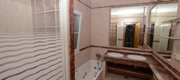 Villa de 5 dormitorios en Cádiz, Spain No. 140398 27