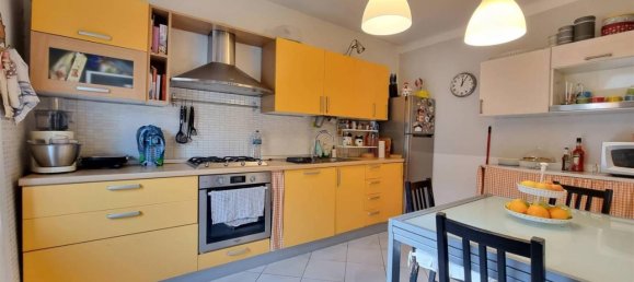 9 rooms House in Camaiore, Italy No. 32829 3