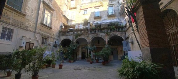 2 bedrooms Apartment in Naples, Italy No. 96977 3