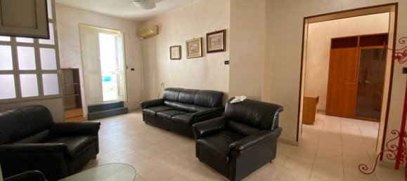 2 bedrooms Apartment in Naples, Italy No. 96977 6