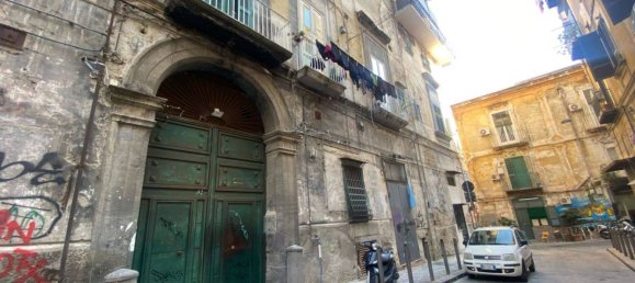 2 bedrooms Apartment in Naples, Italy No. 96977 2