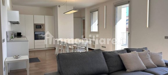 3 bedrooms Apartment in Bergamo, Italy No. 354332 8