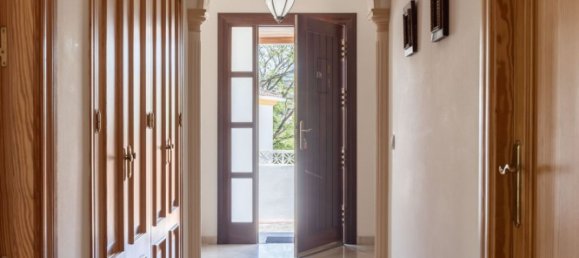 5 bedrooms House in Marbella, Spain No. 148219 2