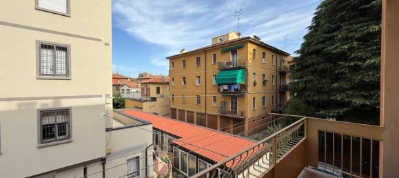 3 bedrooms Apartment in Bologna, Italy No. 330567 12