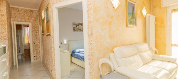 3 rooms Apartment in Cologno Monzese, Italy No. 157472 4