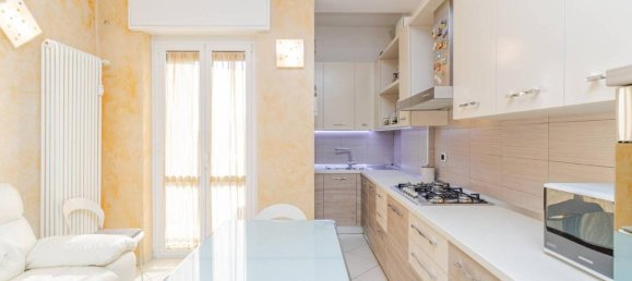 3 rooms Apartment in Cologno Monzese, Italy No. 157472 6