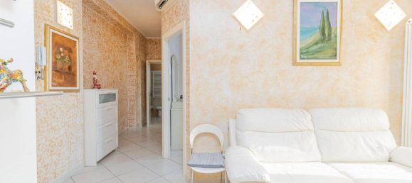 3 rooms Apartment in Cologno Monzese, Italy No. 157472 5