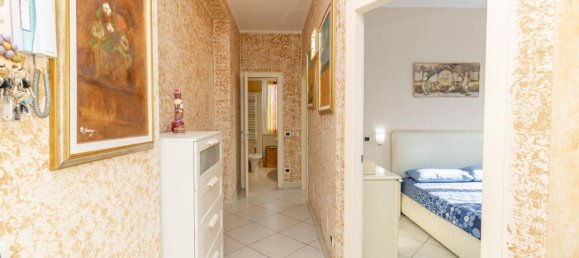 3 rooms Apartment in Cologno Monzese, Italy No. 157472 2