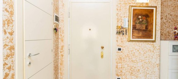 3 rooms Apartment in Cologno Monzese, Italy No. 157472 7