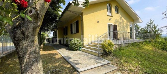 3 bedrooms Villa in Incisa Scapaccino, Italy No. 324007 3