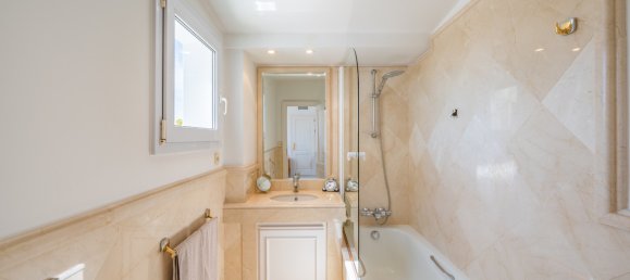 4 bedrooms Penthouse in Marbella Golden Mile, Spain No. 4769 16