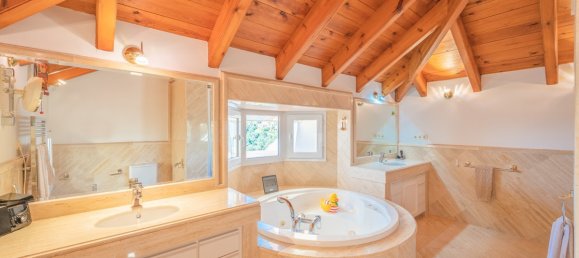 4 bedrooms Penthouse in Marbella Golden Mile, Spain No. 4769 11