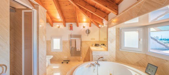 4 bedrooms Penthouse in Marbella Golden Mile, Spain No. 4769 12