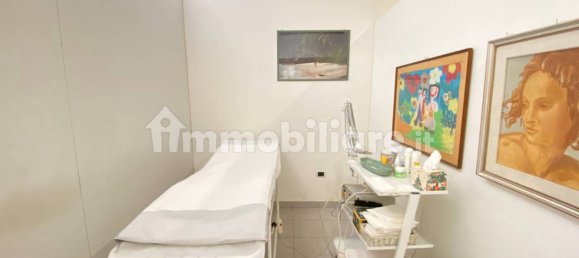 2 rooms Commercial property in Bologna, Italy No. 270014 21